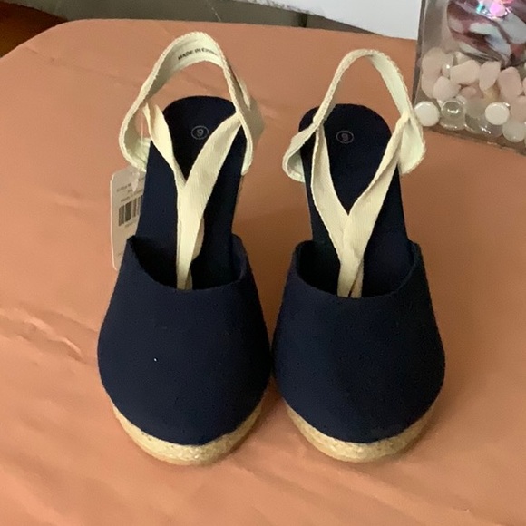 This that wedge shoes - Picture 1 of 5